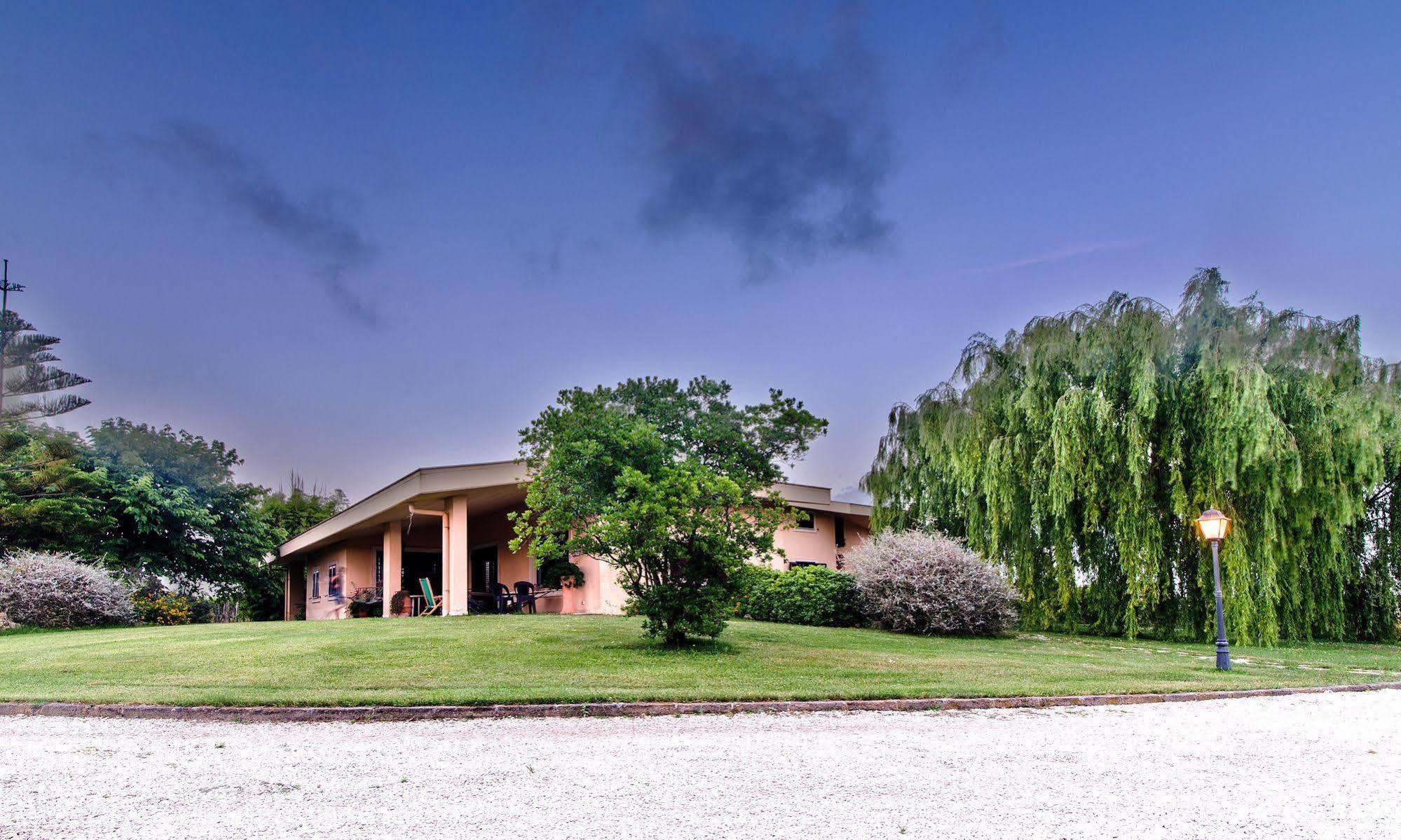 لاديسْبولِ B&B Millennium المظهر الخارجي الصورة